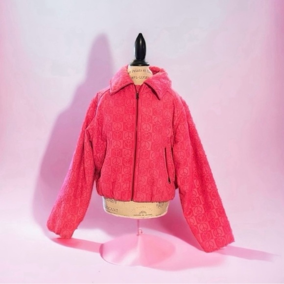 Urban outfitters winter jacket. Pink patterned peace signs all over. Gently worn - Picture 5 of 16